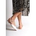 CAROLINE Lastikli Ortopedik Rahat Taban Bilekten Taş Detaylı Kadın Babet Ayakkabı KT Beyaz